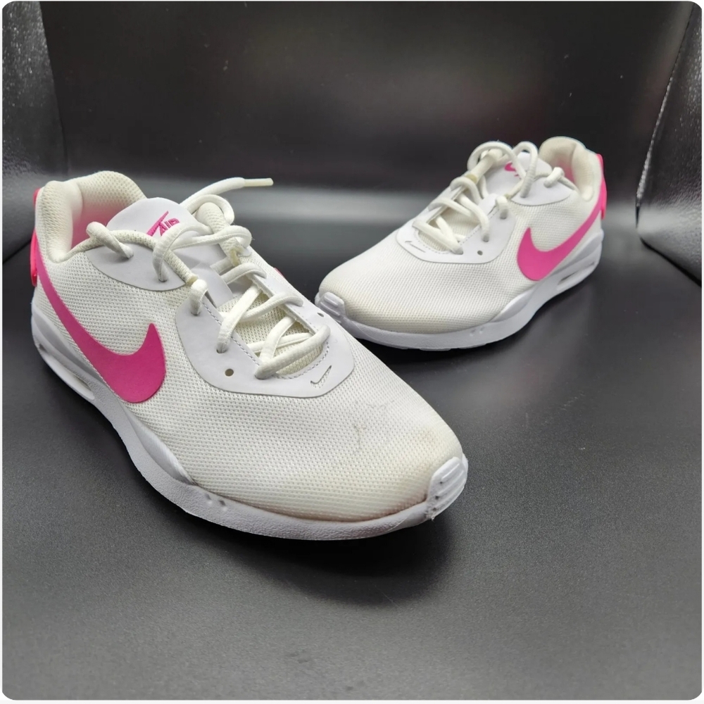 Nike Womens Air Max Oketo AQ2231-103 White Running Shoes Sneakers